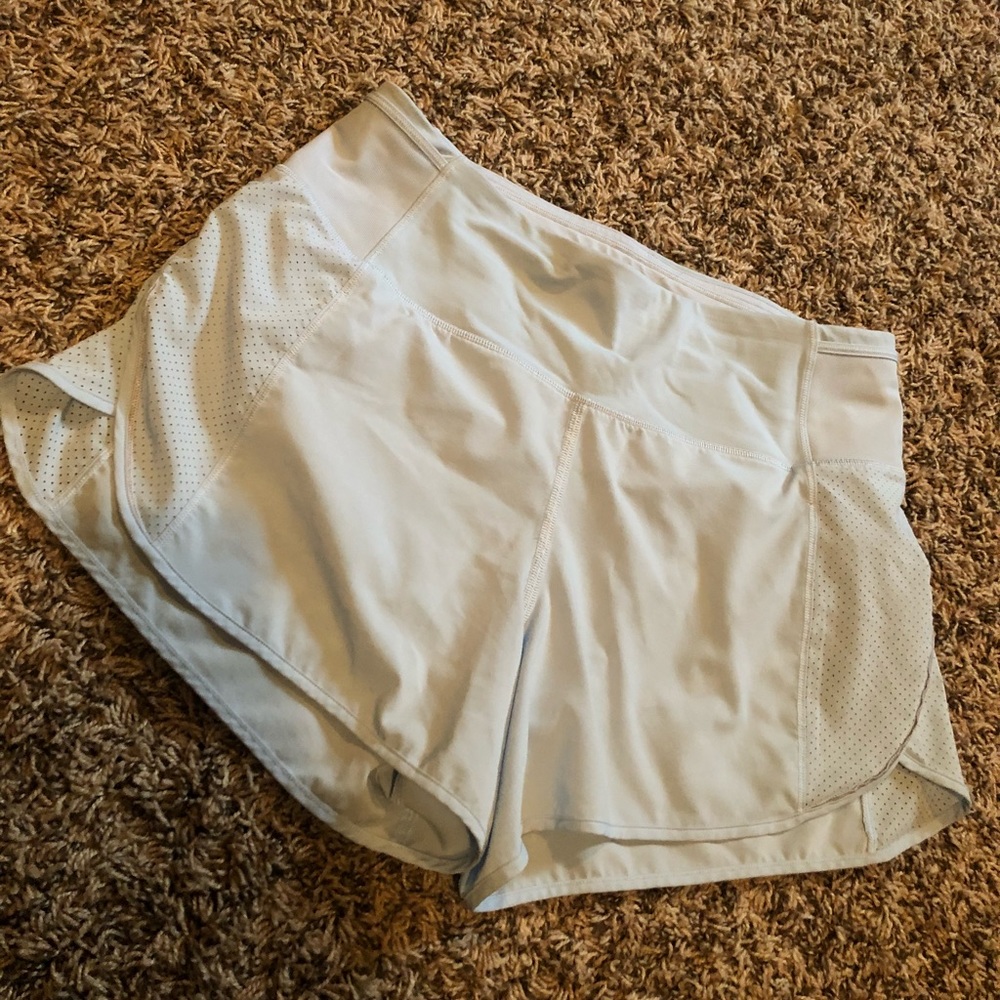 NWOT lulu shorts
